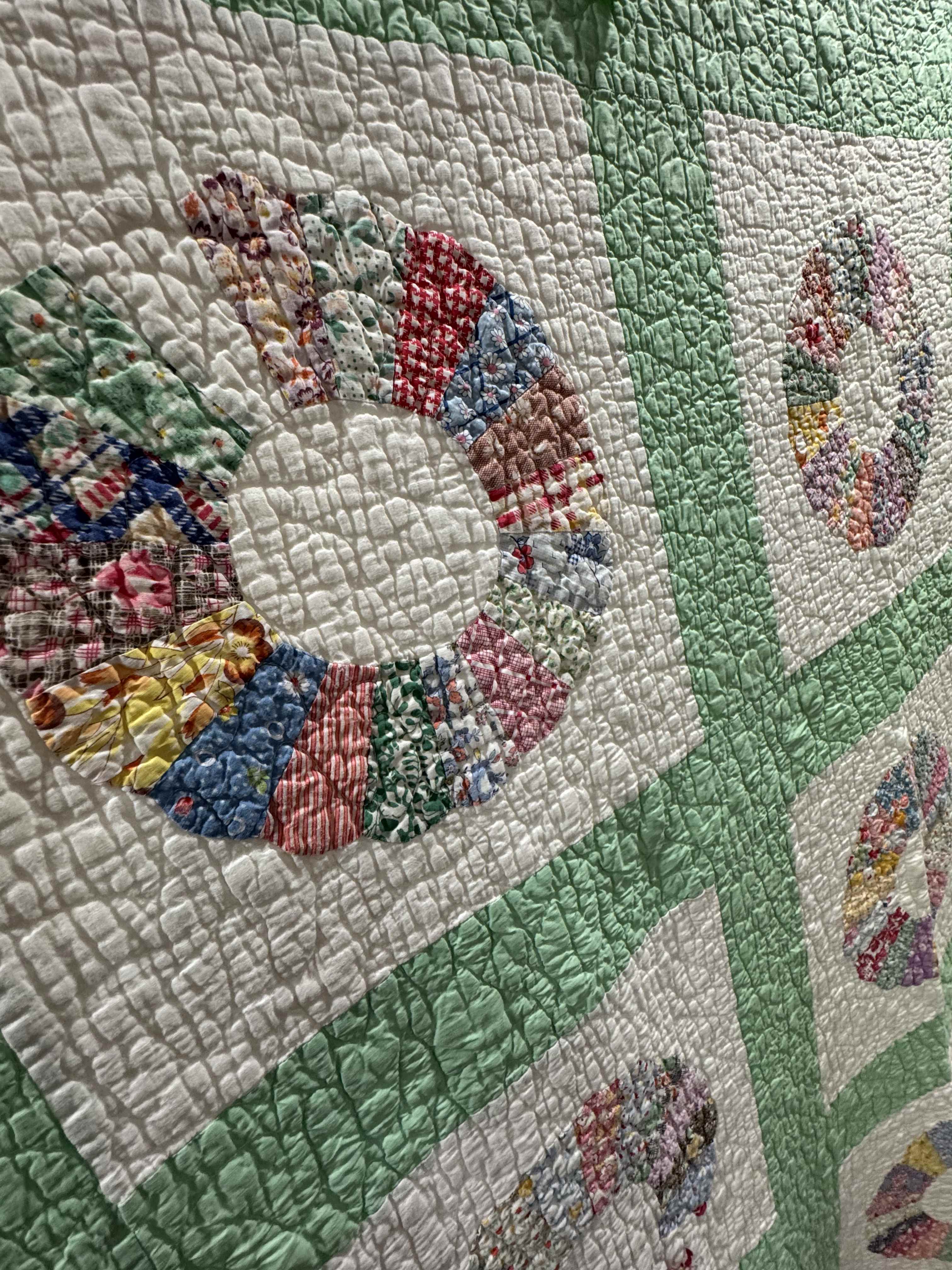 Vintage Quilt Dresden Plate
