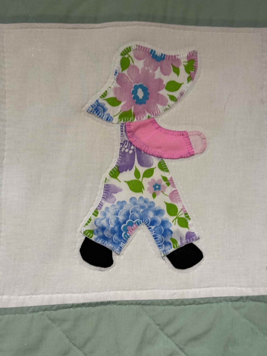 **SOLD  Vintage Quilt Sunbonnet Sue SOLD**
