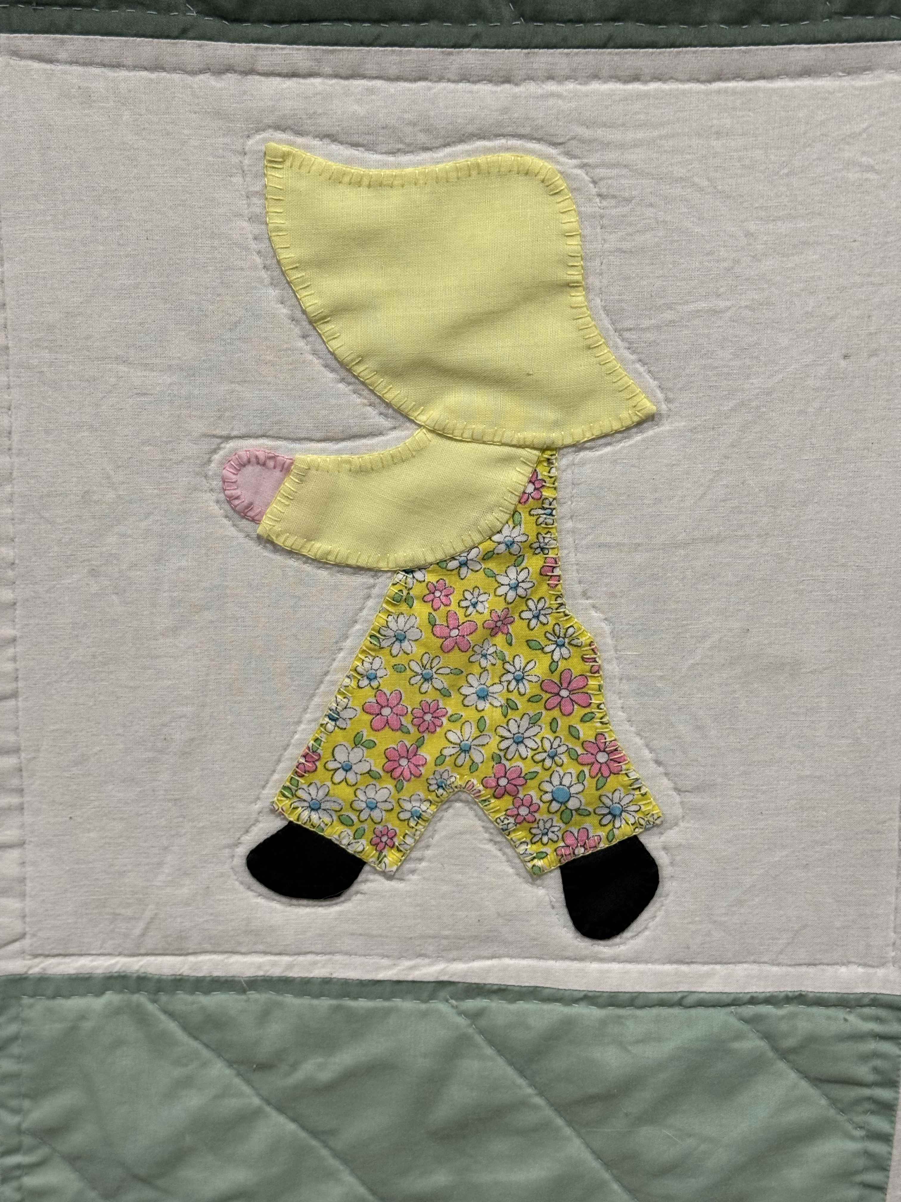 **SOLD  Vintage Quilt Sunbonnet Sue SOLD**