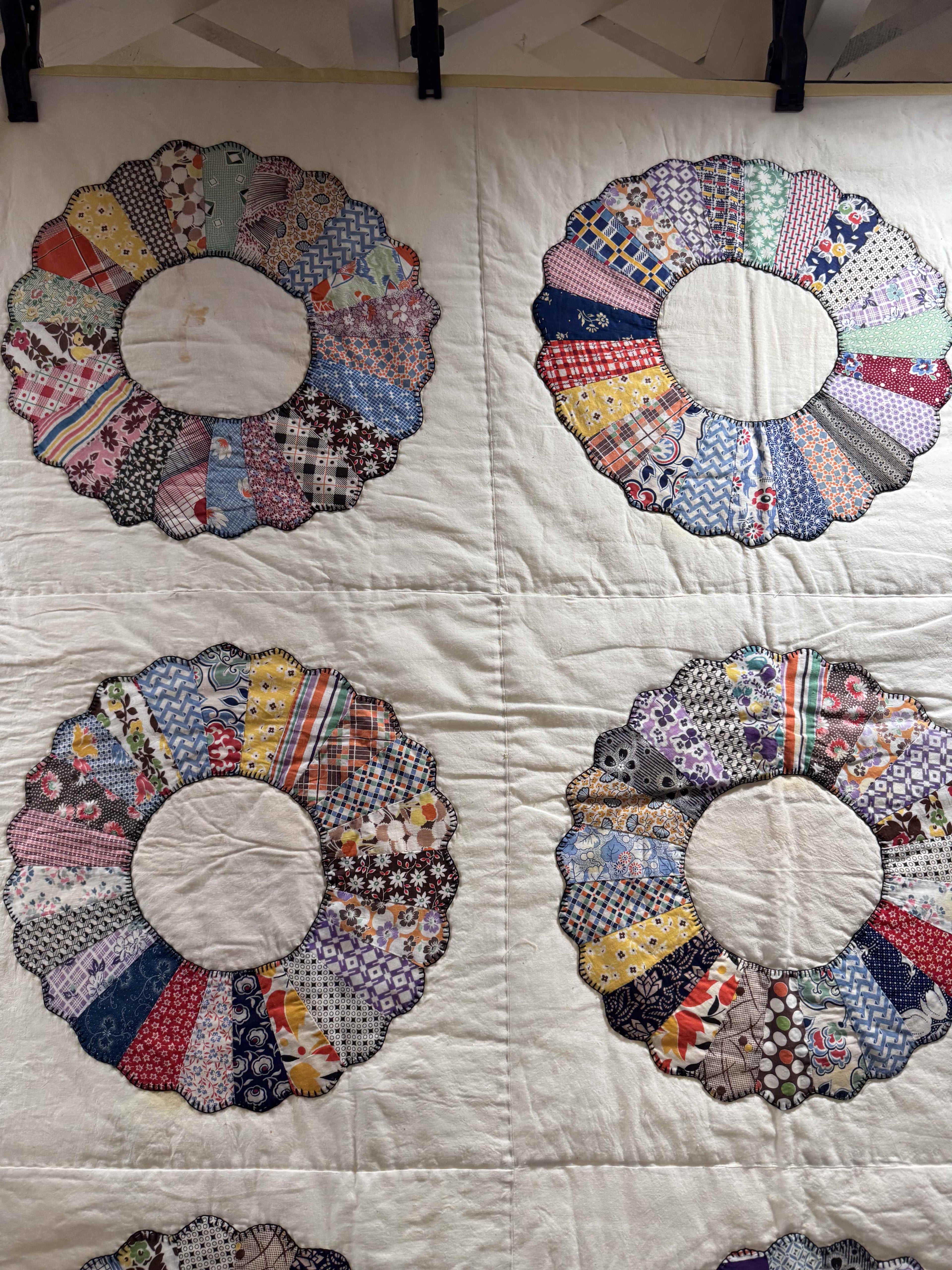 Vintage Quilt Dresden Plate Variation
