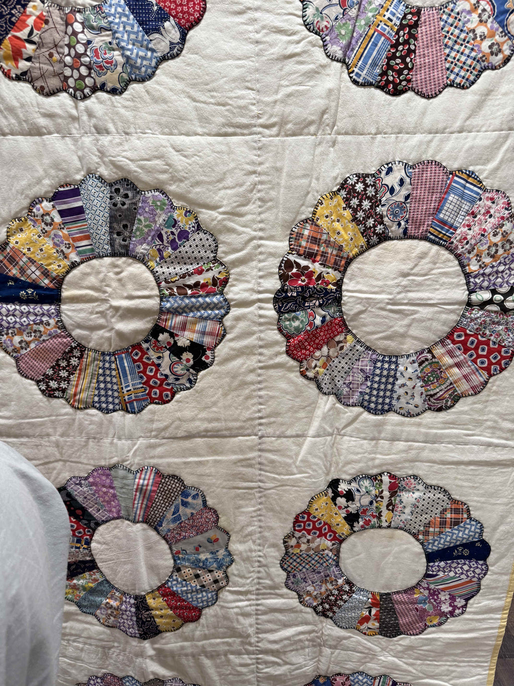 Vintage Quilt Dresden Plate Variation
