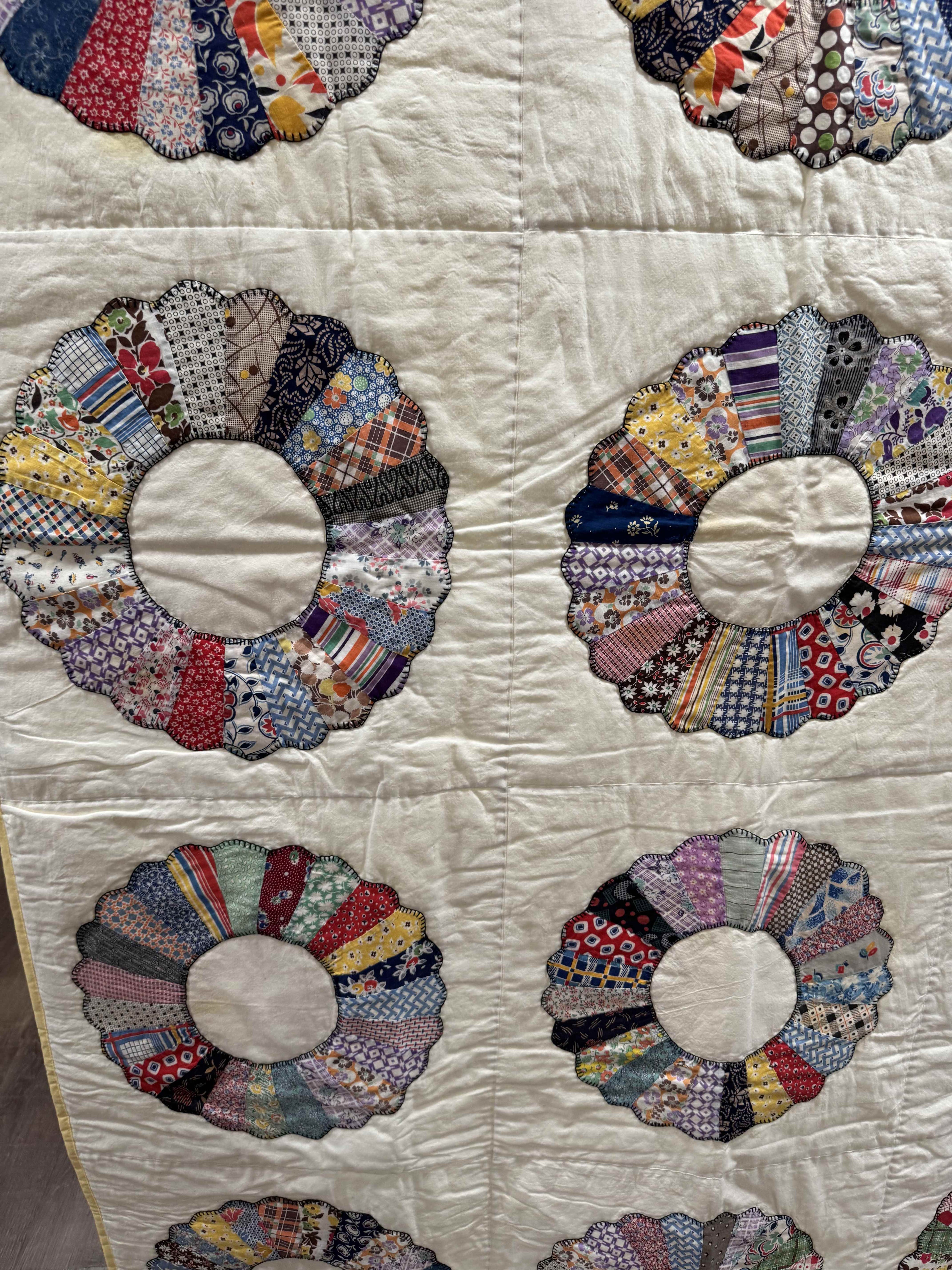 Vintage Quilt Dresden Plate Variation