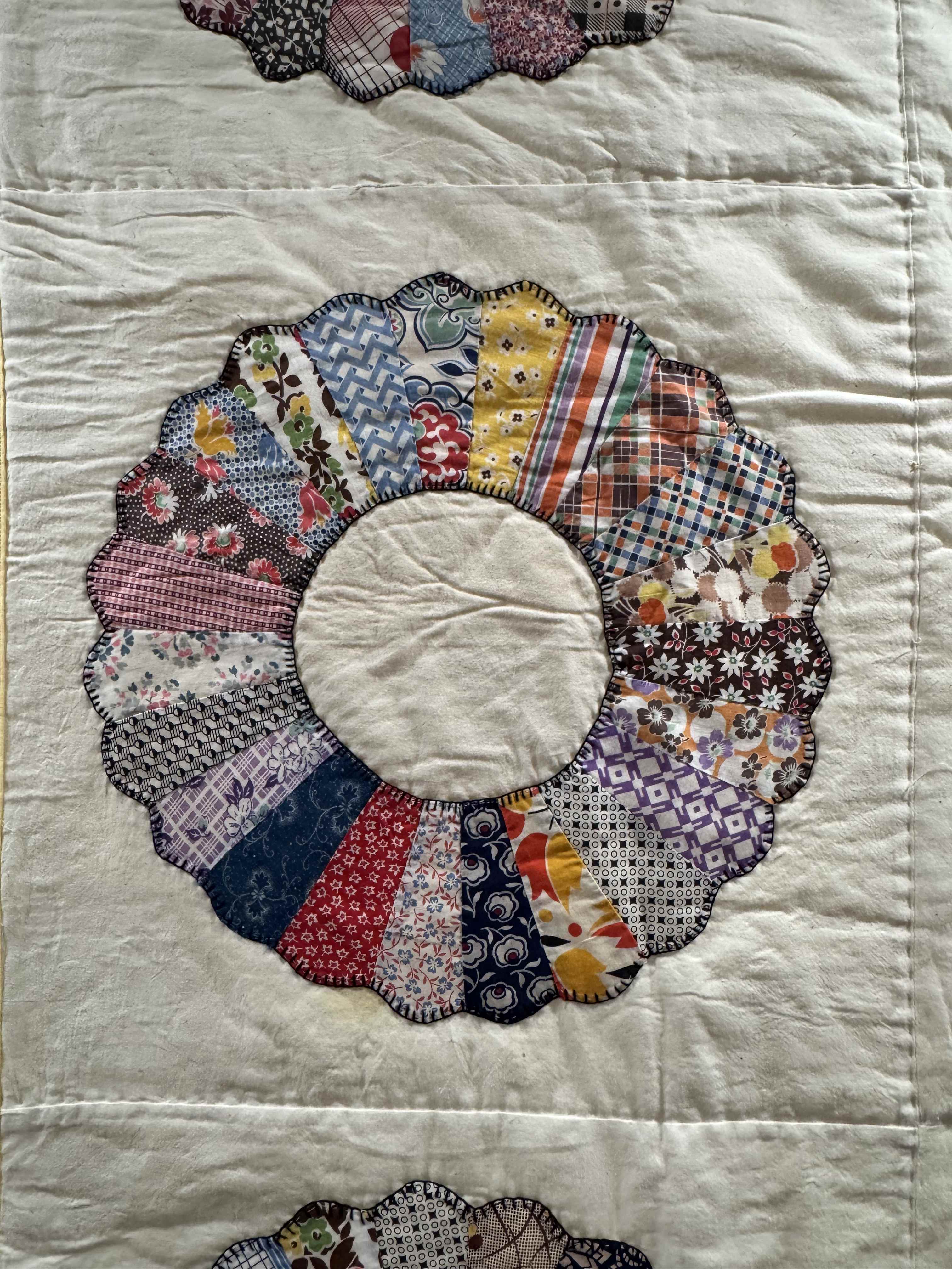 Vintage Quilt Dresden Plate Variation