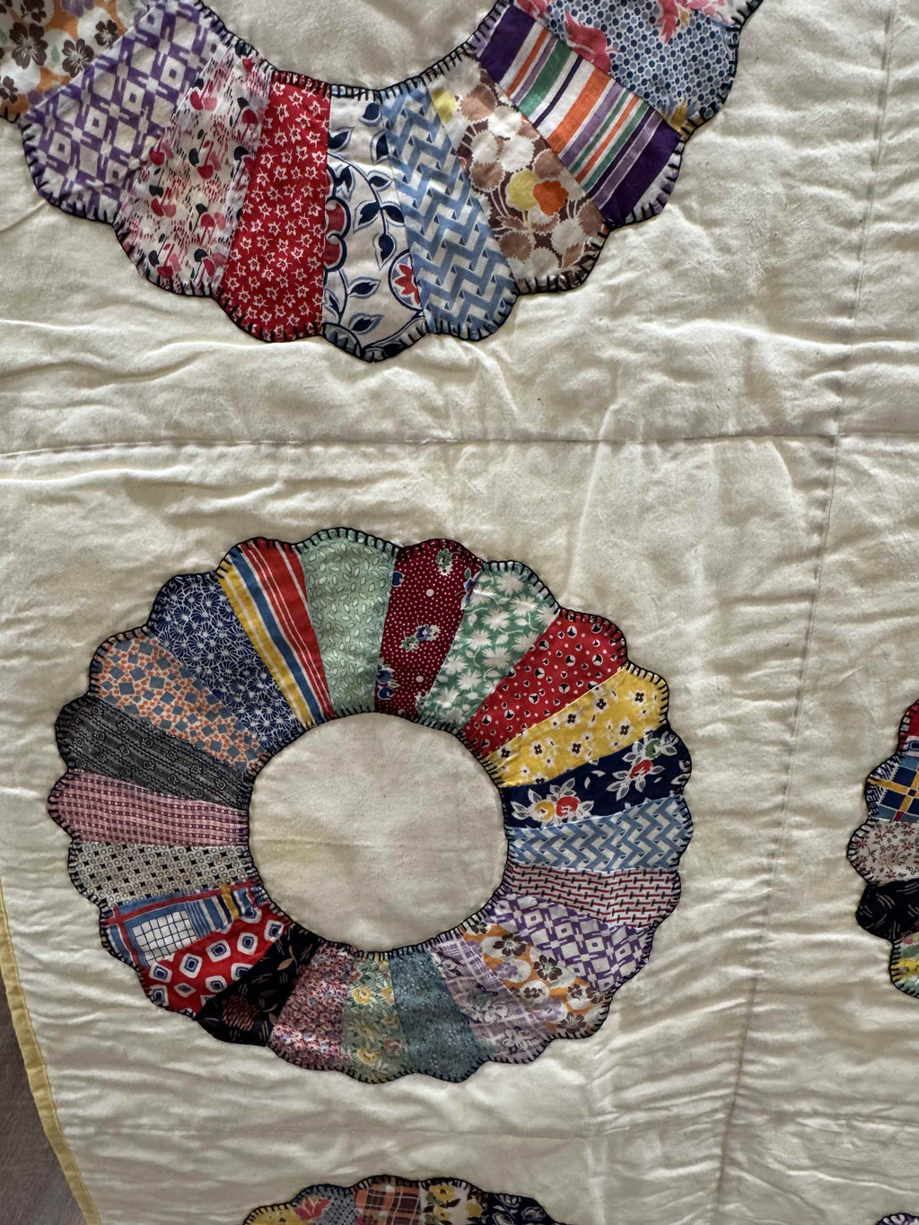 Vintage Quilt Dresden Plate Variation