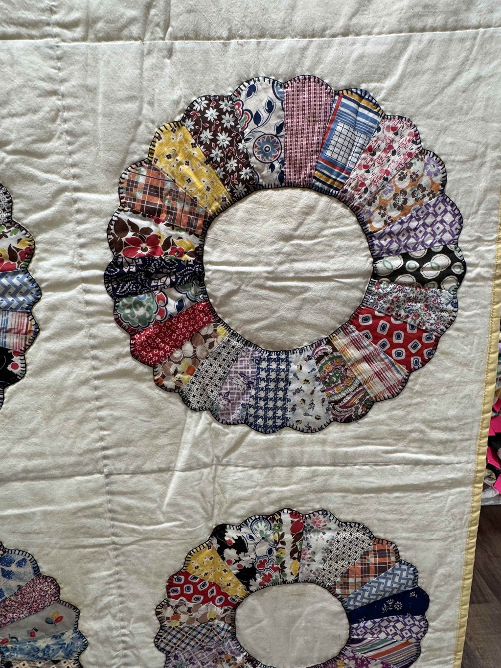 Vintage Quilt Dresden Plate Variation