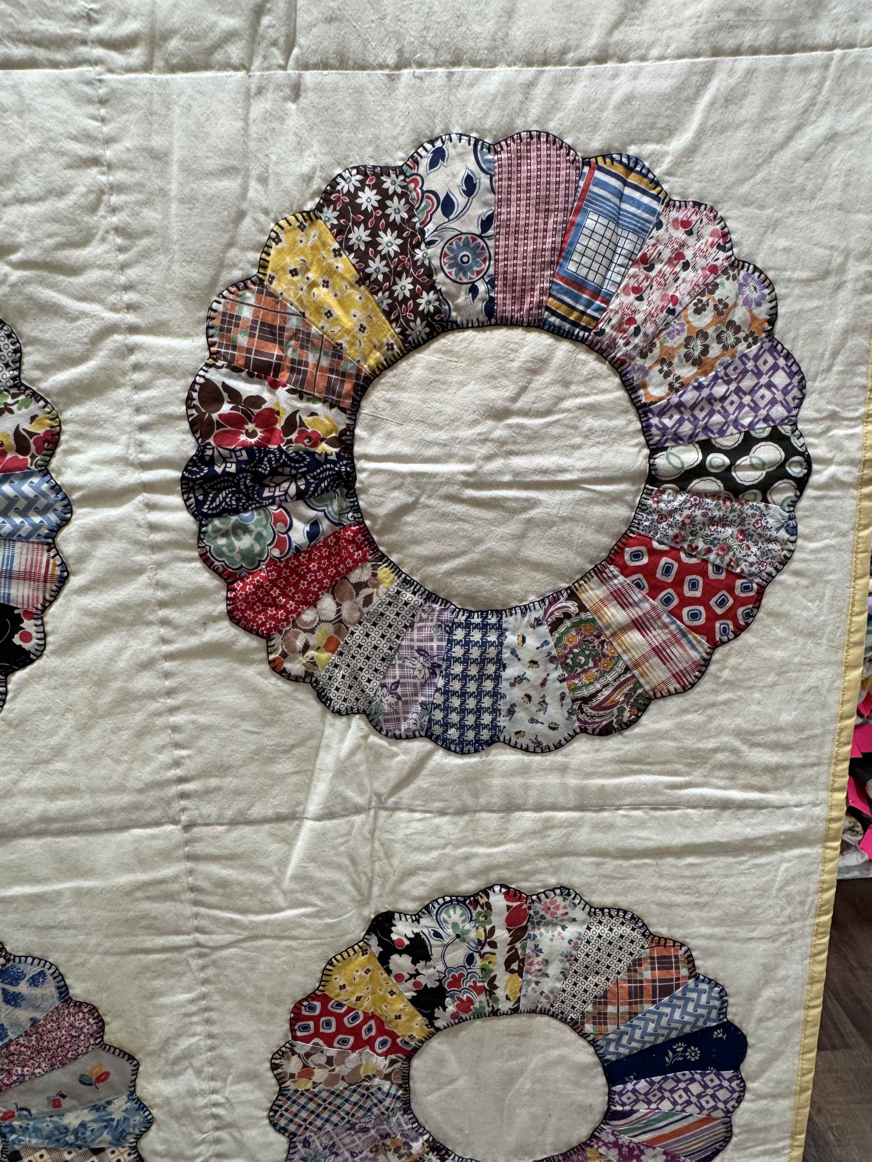 Vintage Quilt Dresden Plate Variation