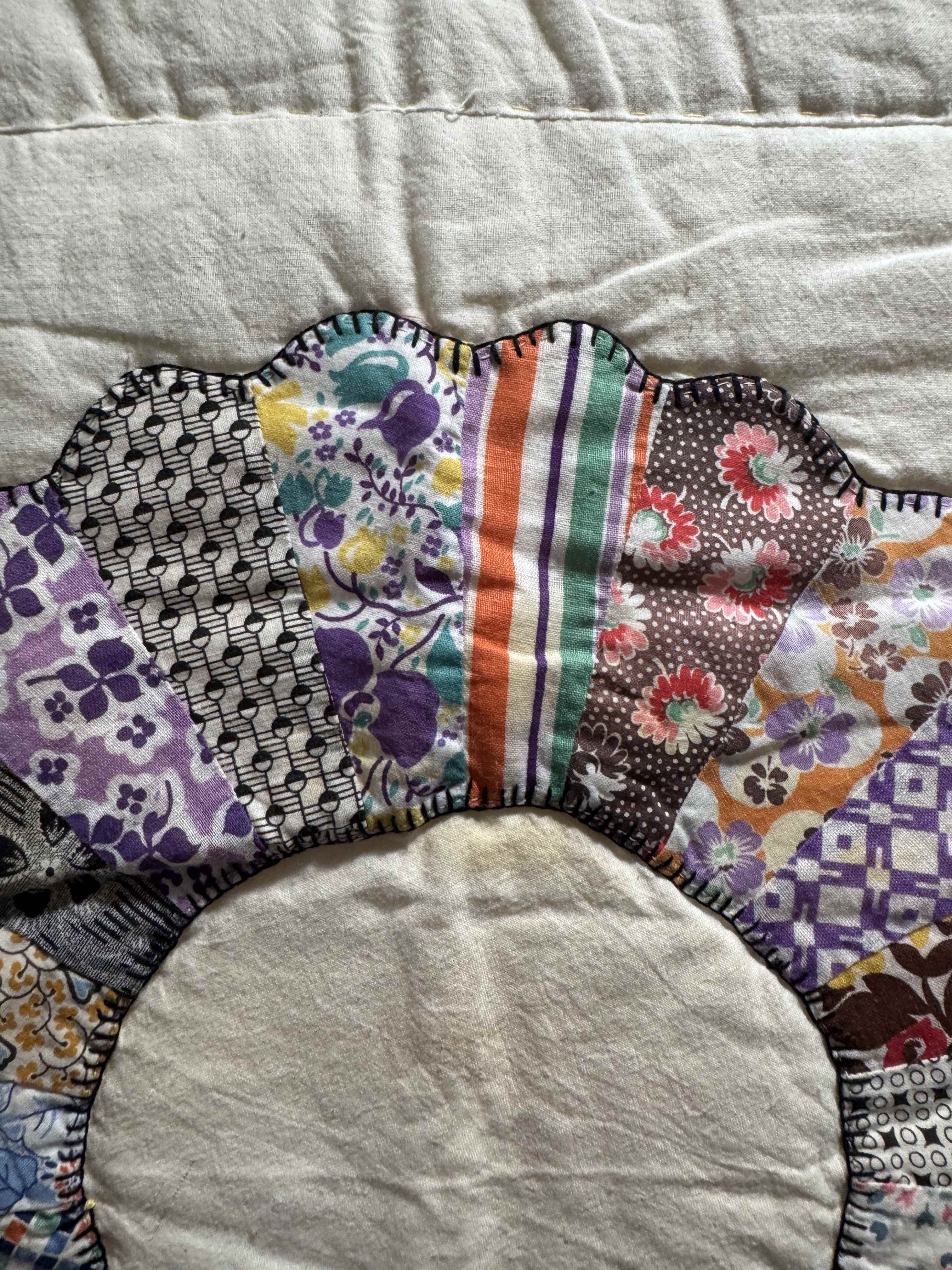 Vintage Quilt Dresden Plate Variation