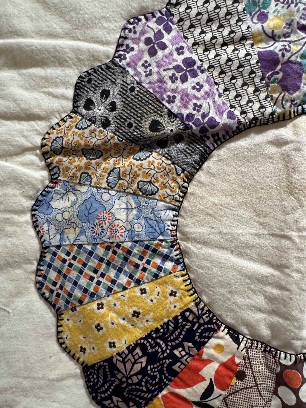 Vintage Quilt Dresden Plate Variation