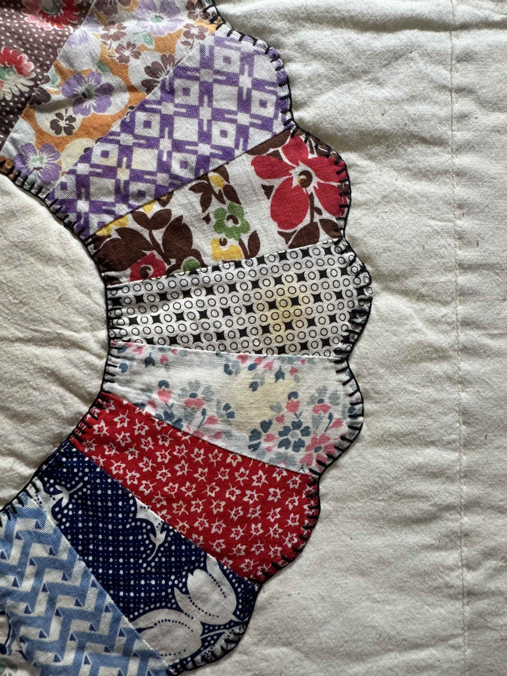 Vintage Quilt Dresden Plate Variation