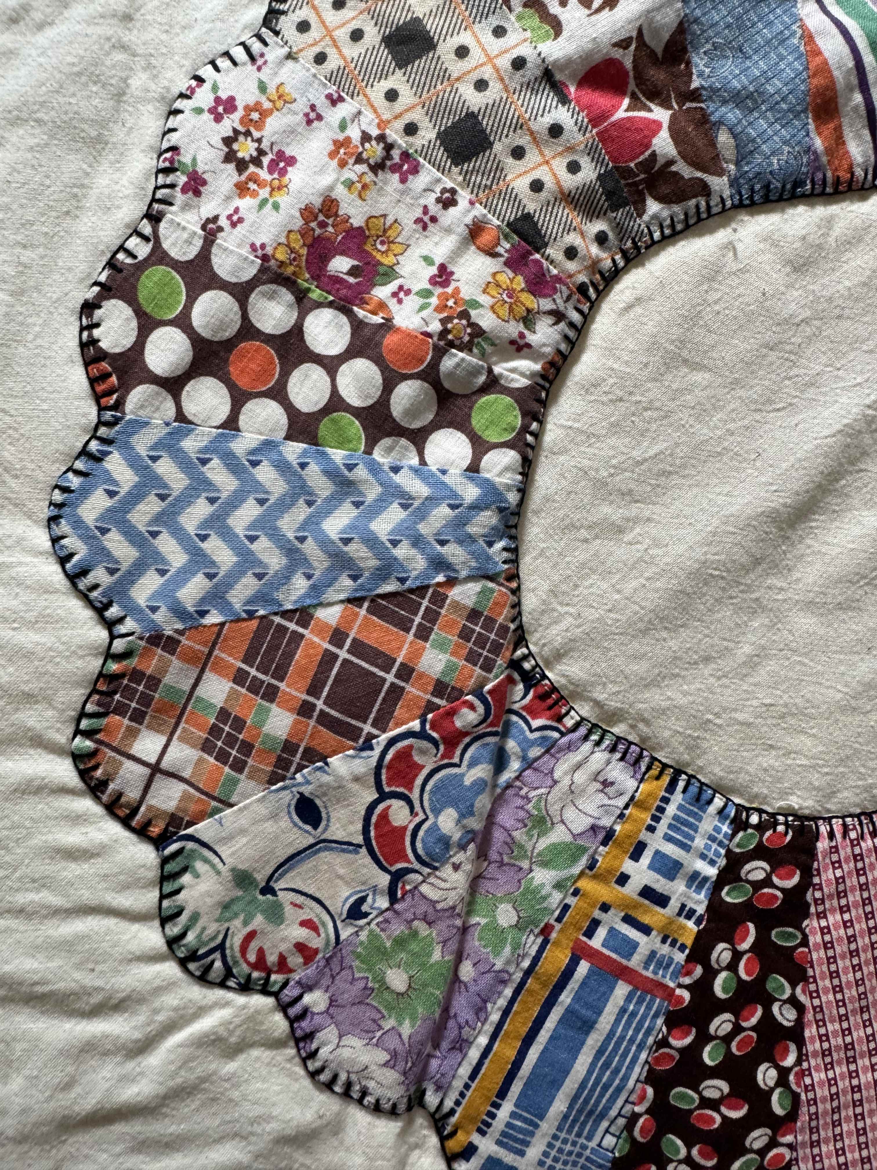 Vintage Quilt Dresden Plate Variation