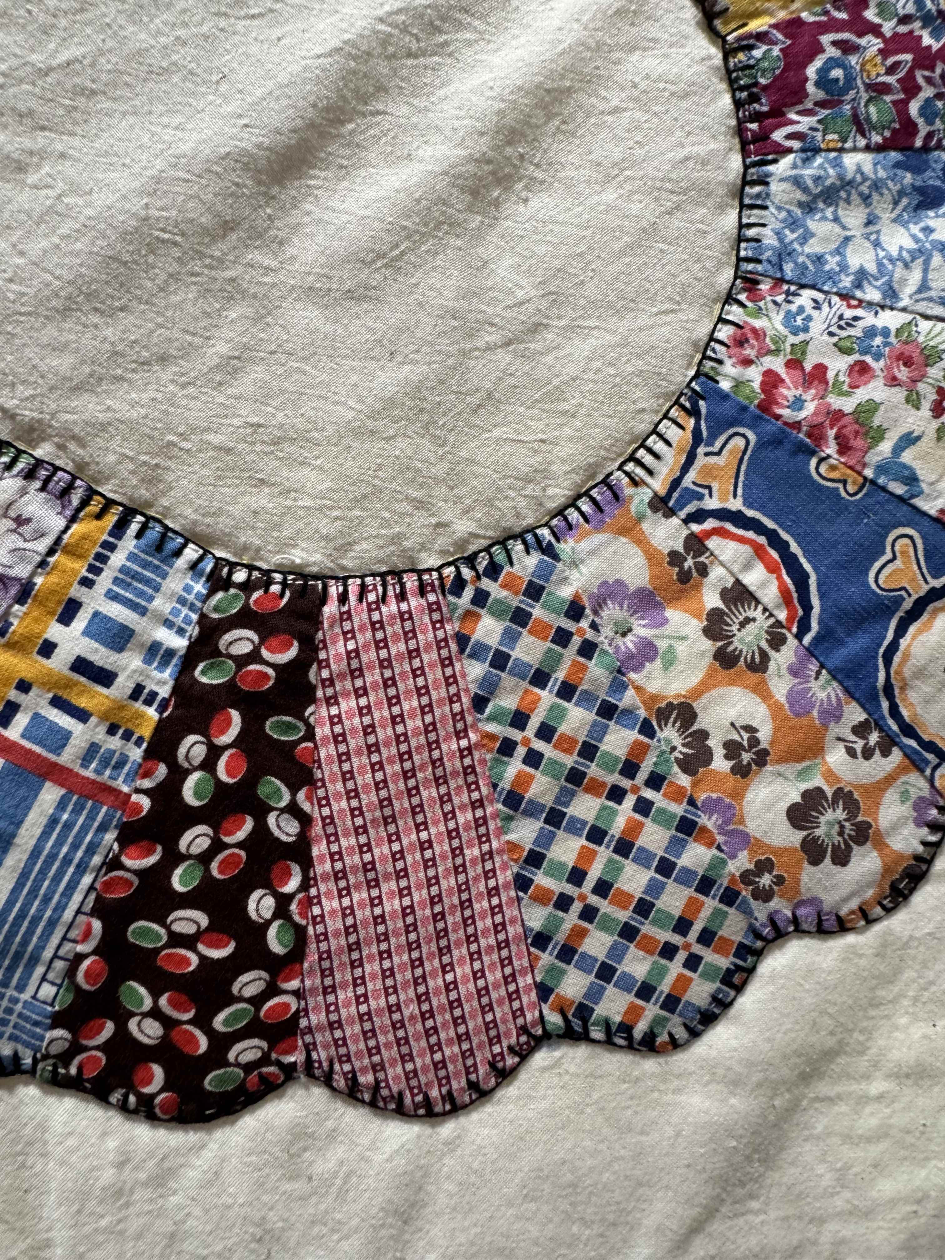 Vintage Quilt Dresden Plate Variation