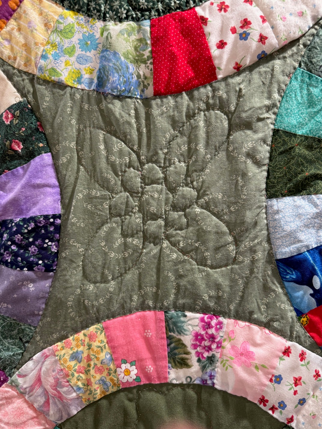 Vintage Quilt Green Scrappy Double Wedding Ring