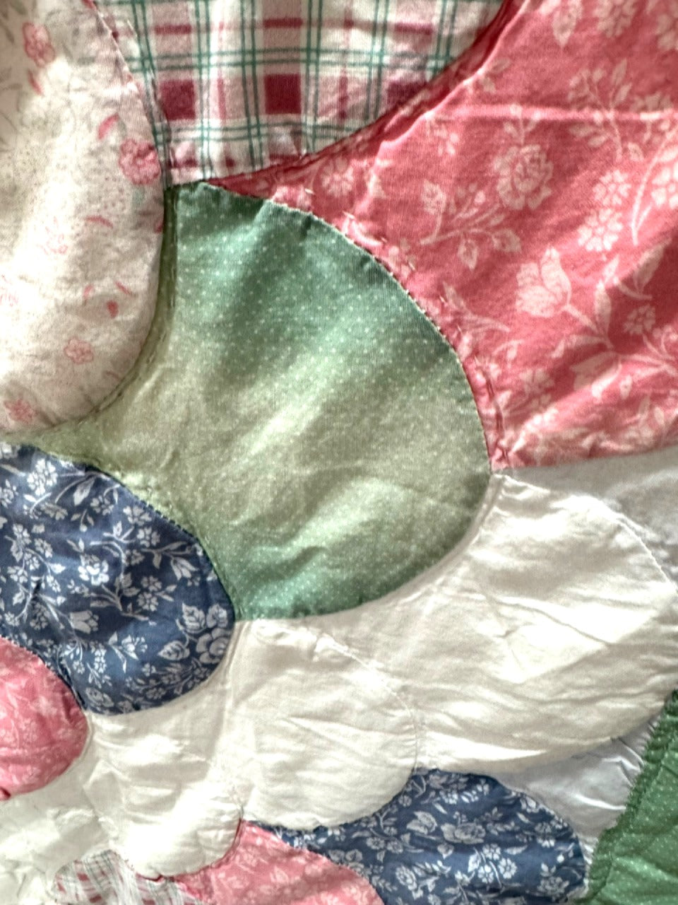 Vintage Quilt Bubble Gum Clam Shell