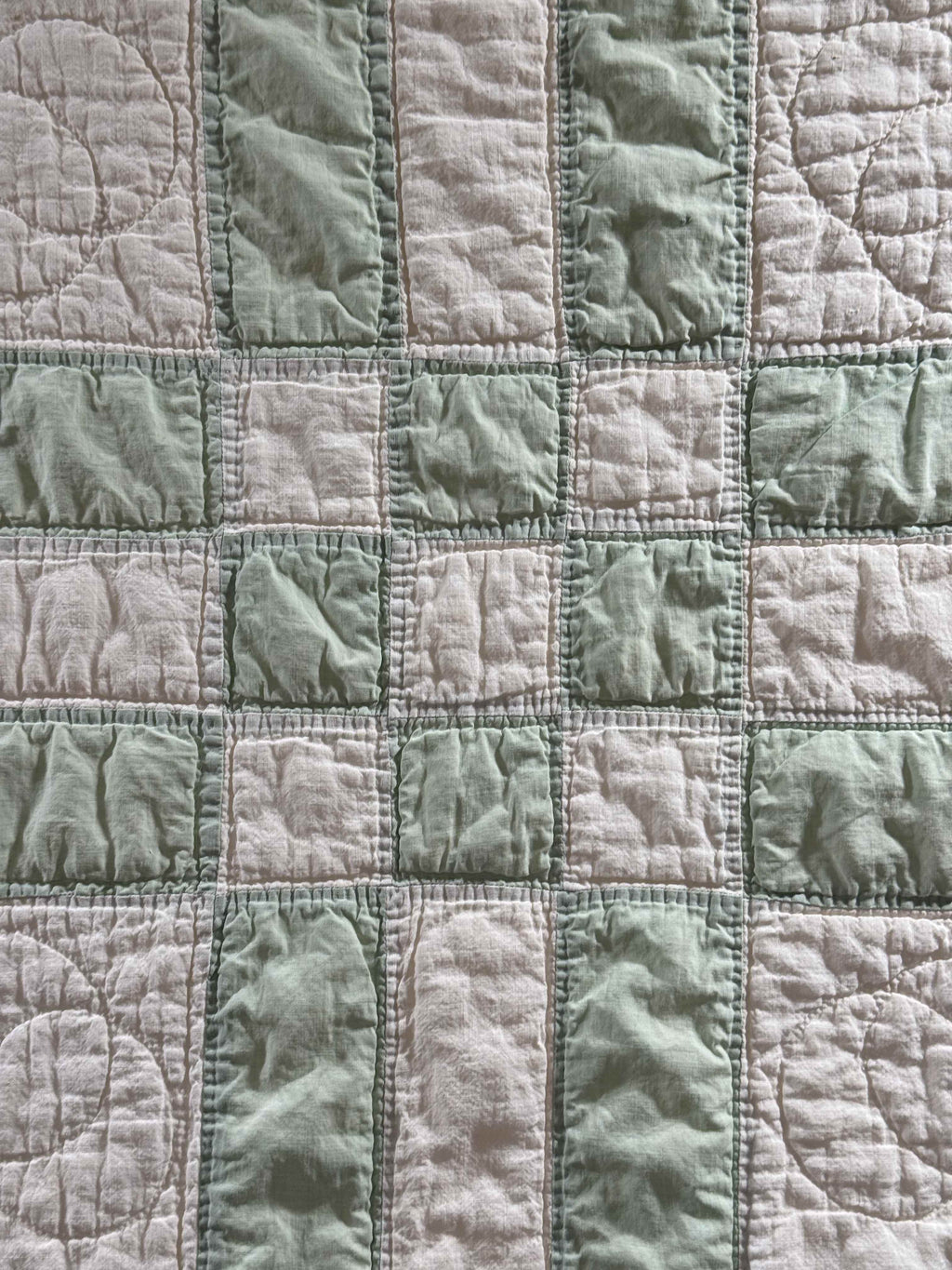 Vintage Quilt Sunbonnet Sue